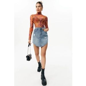 𝅺SOLADO CURVED HEM A-LINE DISTRESSED DENIM SKIRT